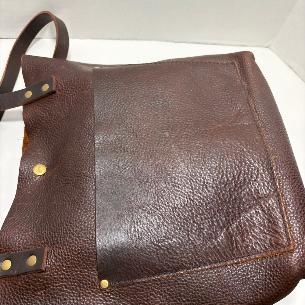 Portland Leather small classic tote - Picture 2 of 11
